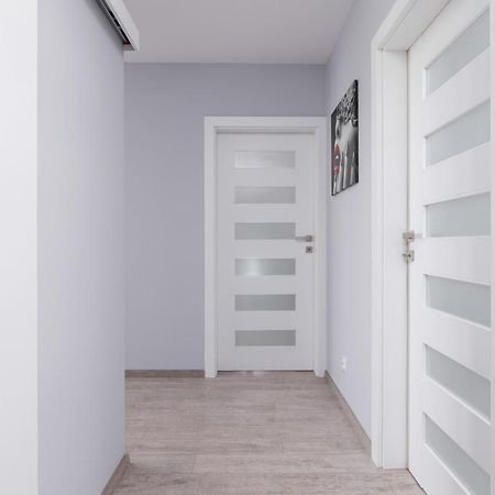 Cracow Pradnik Spacious & Family Apartment With 3 Bedroom By Renters Prestige Krasków Εξωτερικό φωτογραφία