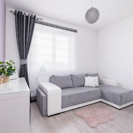Cracow Pradnik Spacious & Family Apartment With 3 Bedroom By Renters Prestige Krasków Εξωτερικό φωτογραφία